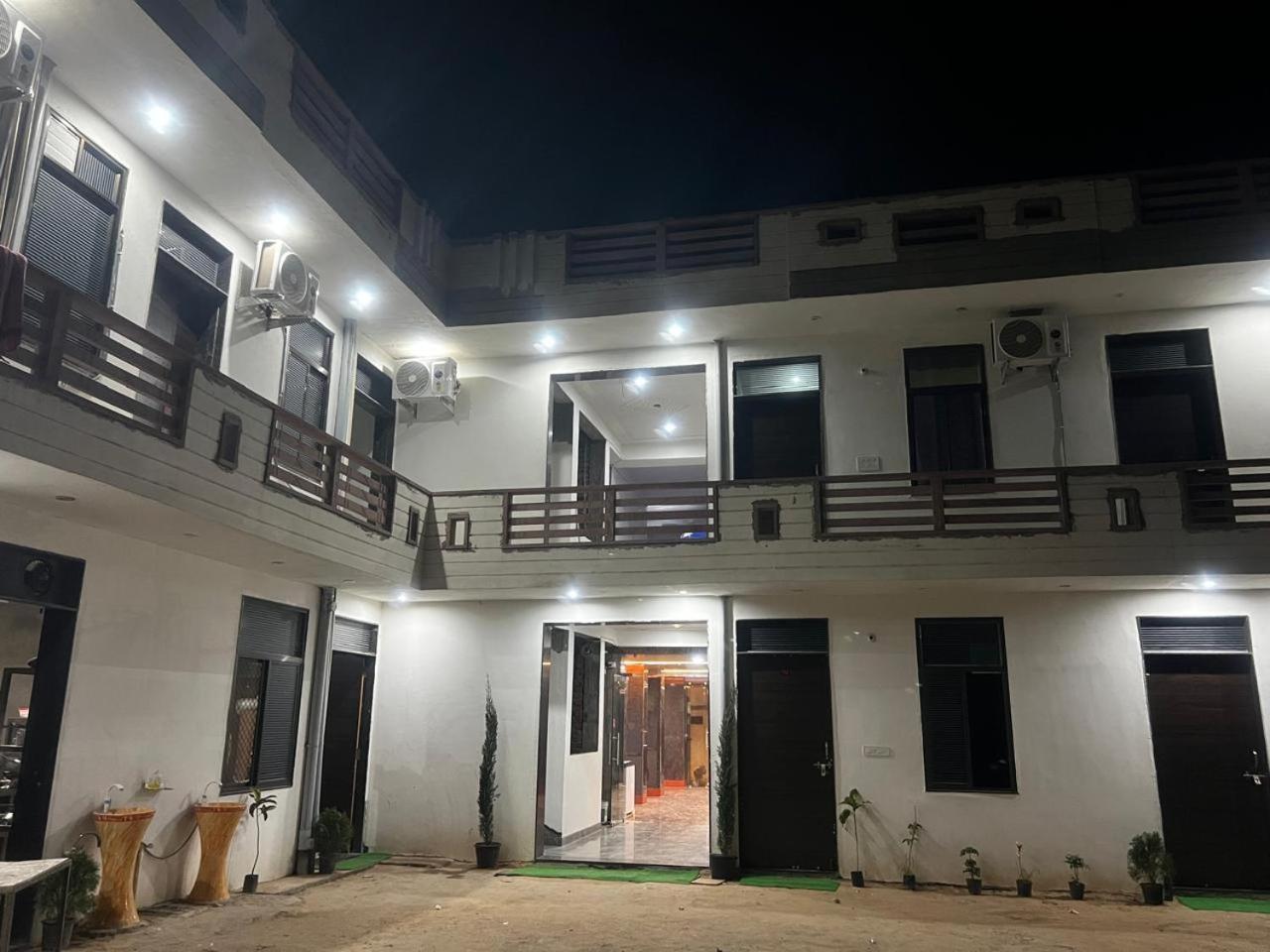 Hotel Shyam Sarover And Restaurant Ringas エクステリア 写真